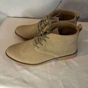 NWOT beige faux suede classic high top pointed toe front lace up corpcore shoes